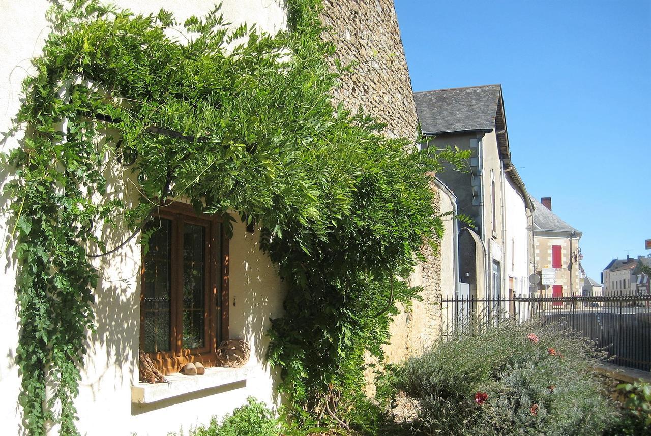 Chambre D'Hotes Oiron, Deux Sevres - Not Near Taize, Burgundy Bed & Breakfast Ngoại thất bức ảnh