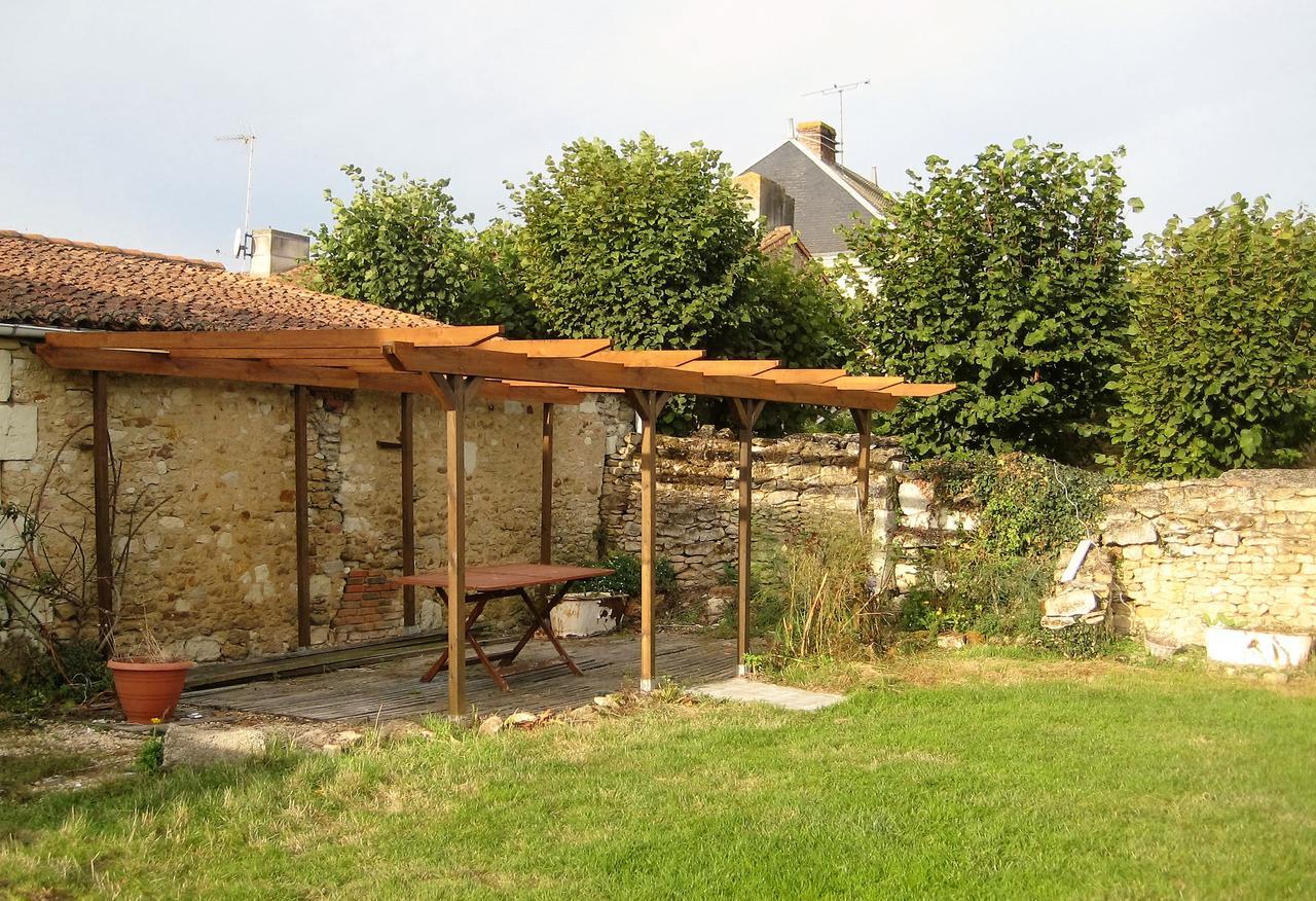 Chambre D'Hotes Oiron, Deux Sevres - Not Near Taize, Burgundy Bed & Breakfast Ngoại thất bức ảnh